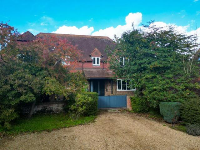 House for sale in Fole, Surrey