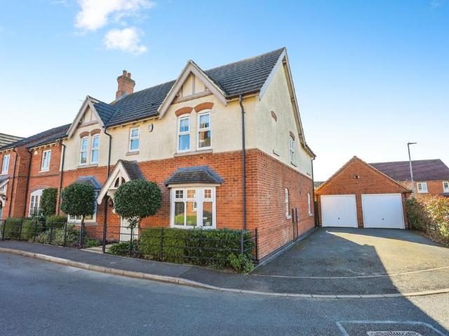 House for sale in Elmfield, Leicestershire