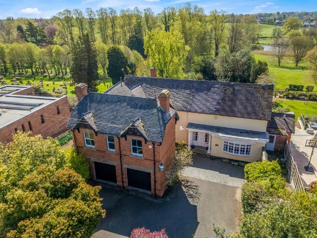 House for sale in Green Close, Warwickshire