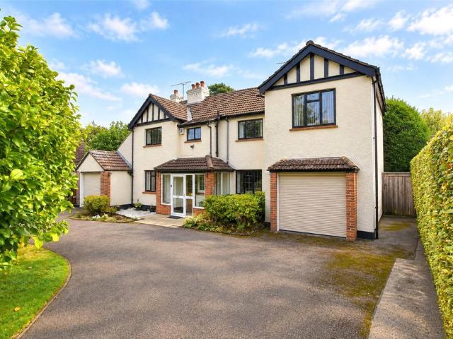 House for sale in Pachesham Park, Surrey