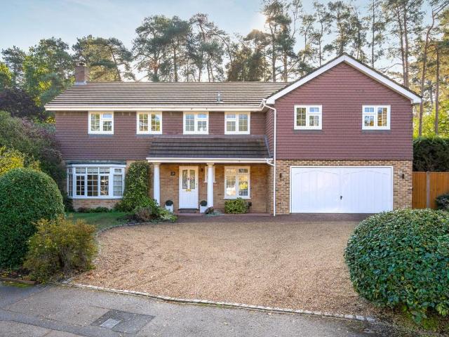 House for sale in Sunninghill and Ascot, South Ascot