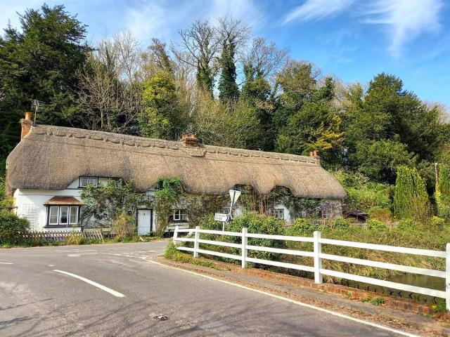 House for sale in Barton Stacey, Hampshire