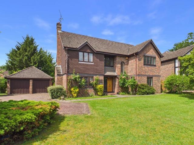 House for sale in Farnham Common, Buckinghamshire
