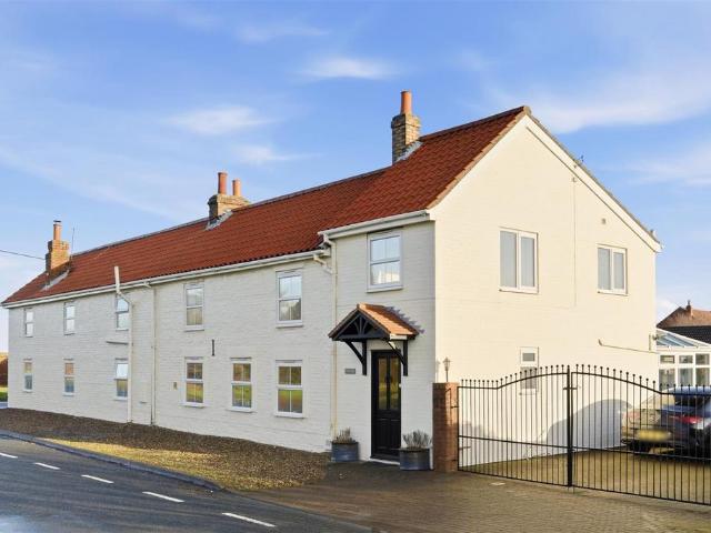 House for sale in Roos, East Riding Of Yorkshire