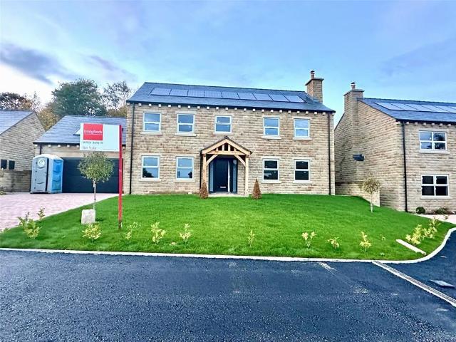 House for sale in Howden Clough, Batley