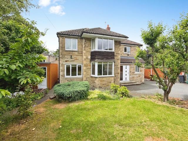 House for sale in Cottingley, West Yorkshire