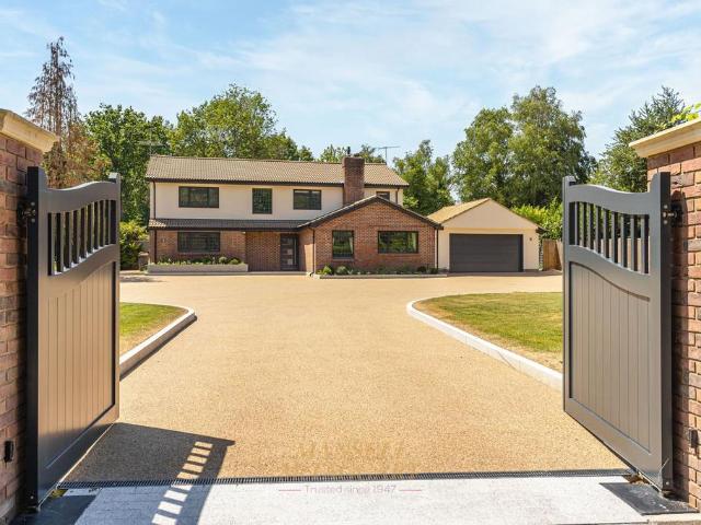 House for sale in Hillview, Surrey