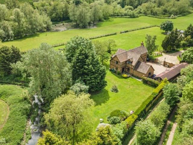 House for sale in Frogmore, Five Acres