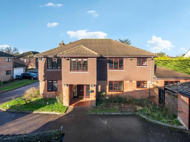 House for sale in Pouchen End, Hertfordshire