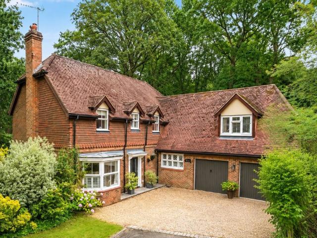 House for sale in Fole, Surrey