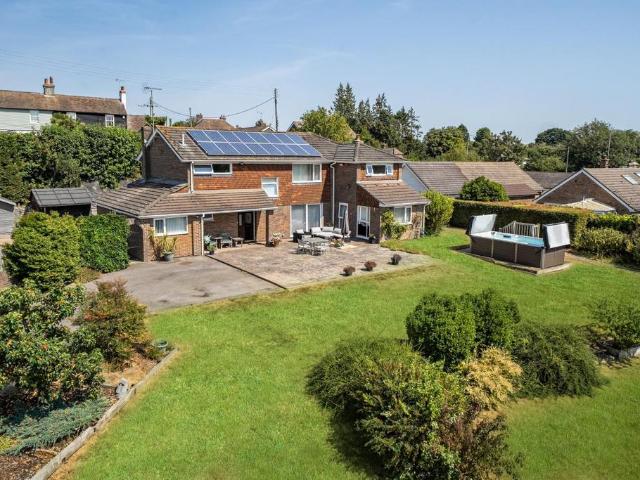 House for sale in Brabourne Lees, Ashford