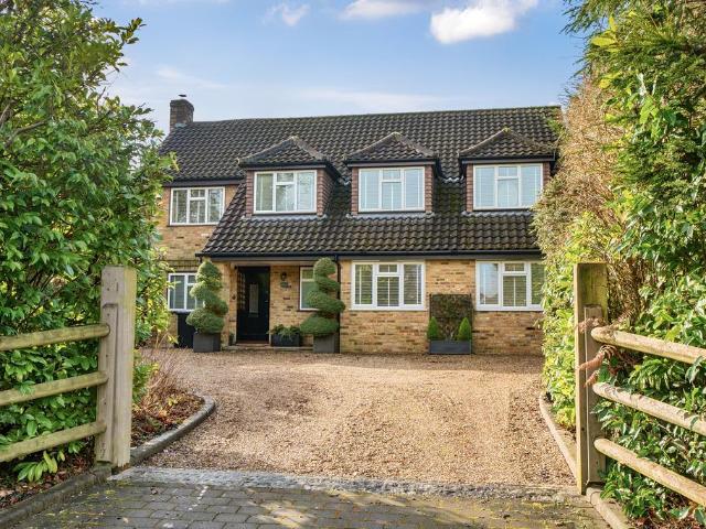 House for sale in Hillview, Surrey