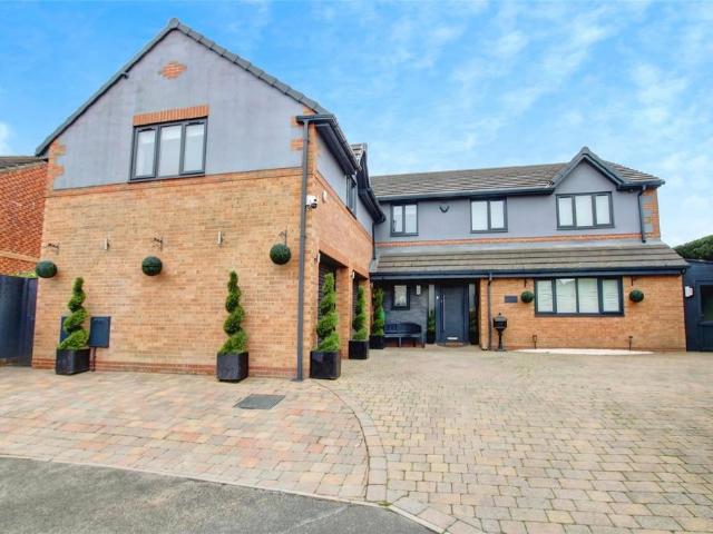 House for sale in Clough Dene