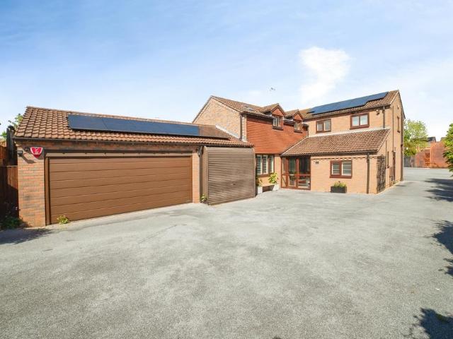 House for sale in Potters Corner, East Midlands