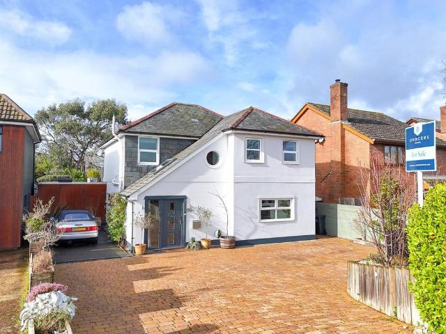 House for sale in Burton and Winkton, Burton