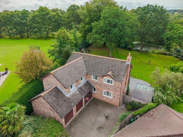 House for sale in Weaverham, Gorstage