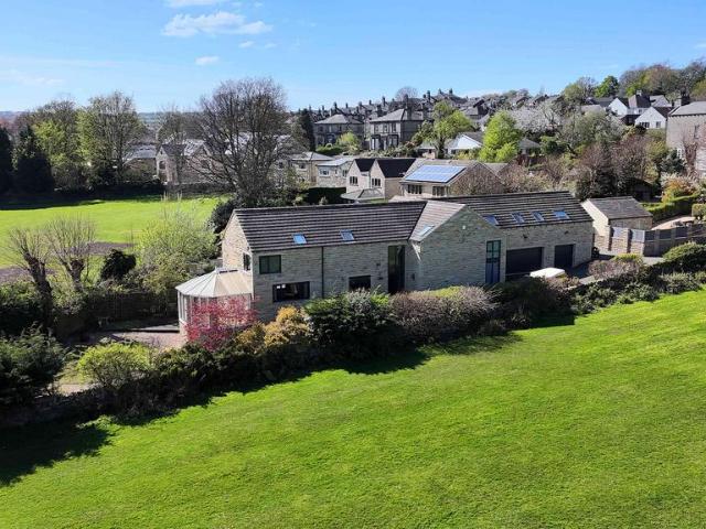 House for sale in Hipperholme, West Yorkshire