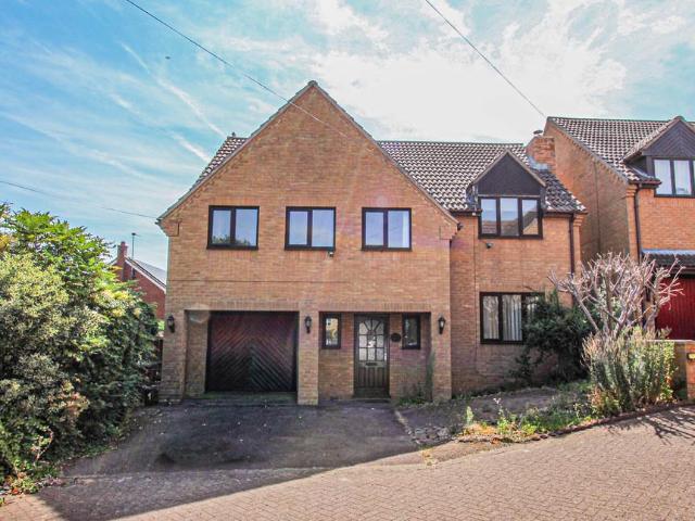 House for sale in Raunds