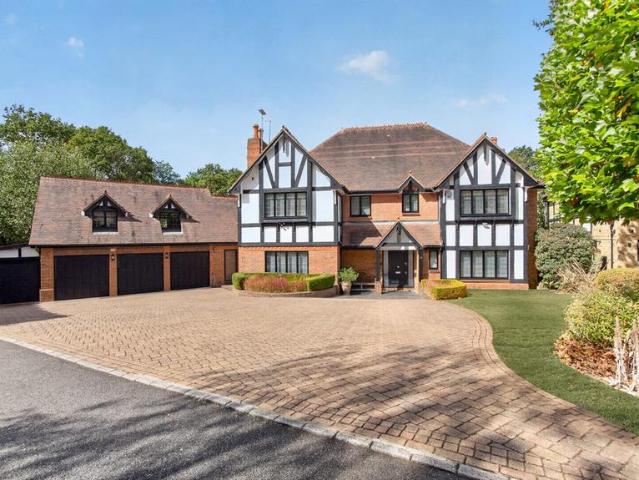 House for sale in London Borough of Enfield, Greater London
