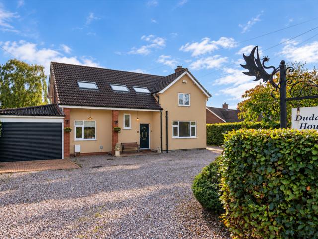 House for sale in Lach Dennis, Cheshire West and Chester