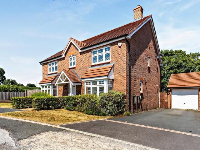 House for sale in Chorlton Lane, Cheshire