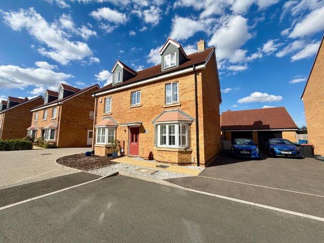 House for sale in Kingsmead, Shenley Brook End