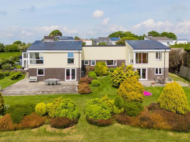 House for sale in Three Crosses, Wales