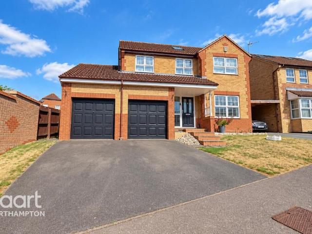 House for sale in Abington, Northampton