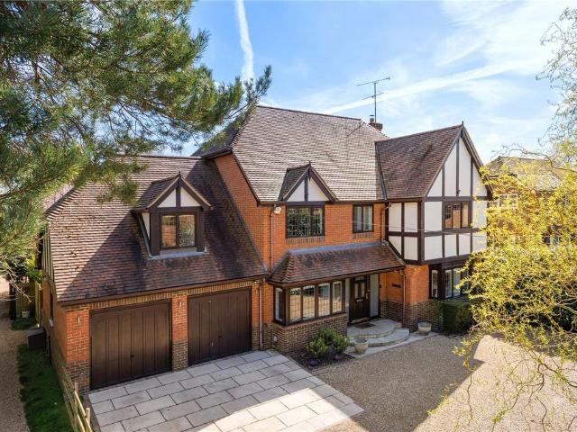 House for sale in Eversley, Hart