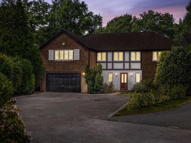 House for sale in Horsham, West Sussex