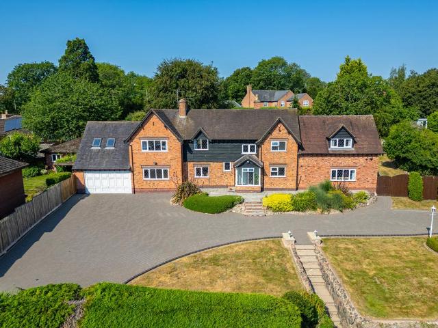 House for sale in Bromsgrove, Worcestershire