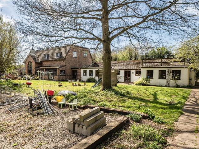 House for sale in Sandpits