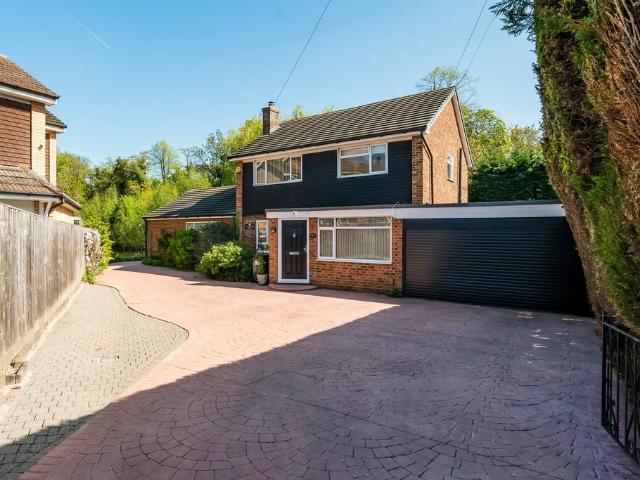 House for sale in Beaconsfield, Penn Bottom