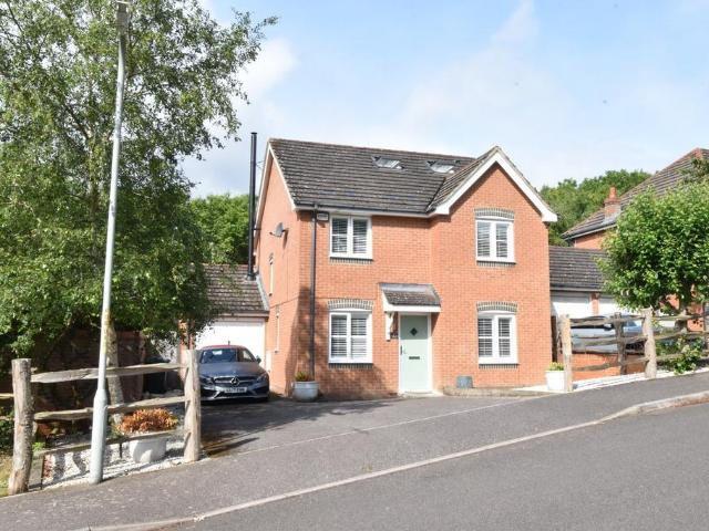 House for sale in Orchard Heights, Bridgefield
