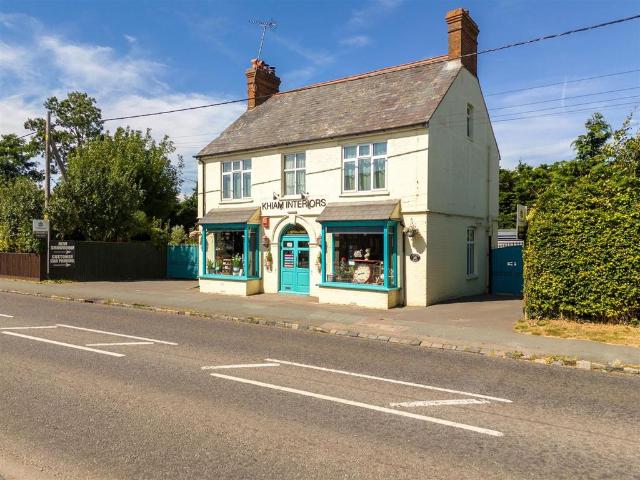 House for sale in Stone with Bishopstone and Hartwell, Stone