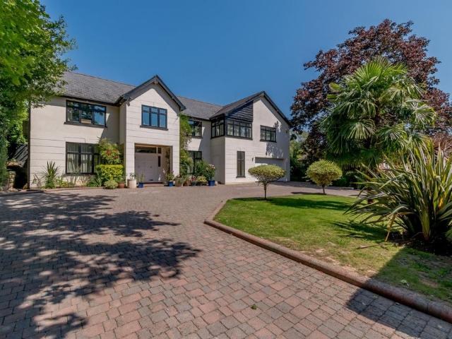 House for sale in Northwood, Greater London