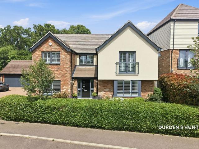 House for sale in Chigwell, Epping