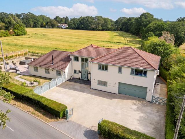 House for sale in Wood End, Stratford-on-Avon