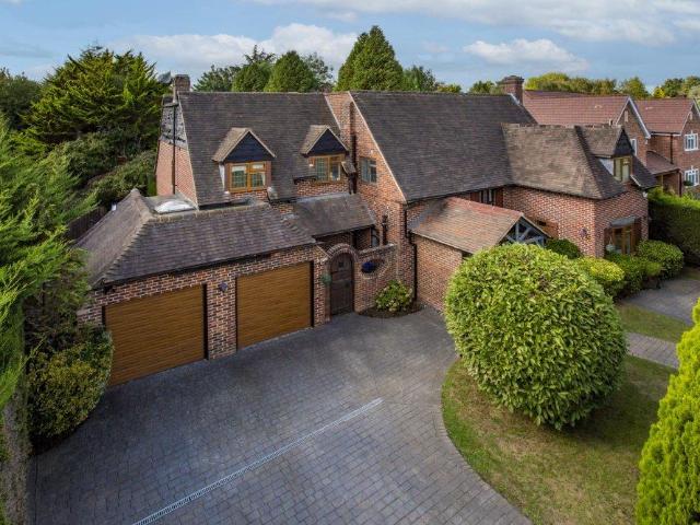 House for sale in Holtspur, Beaconsfield