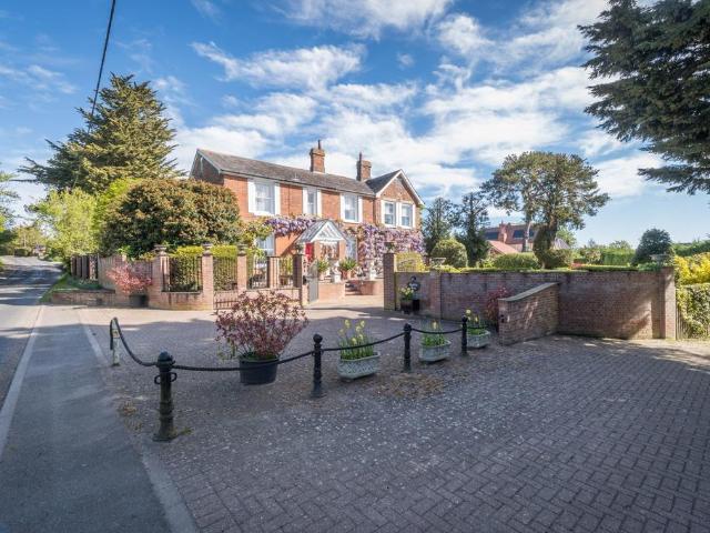 House for sale in Chelmondiston, Suffolk