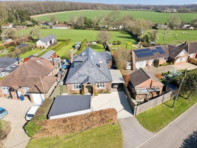 House for sale in Cholesbury-cum-St Leonards, Chesham