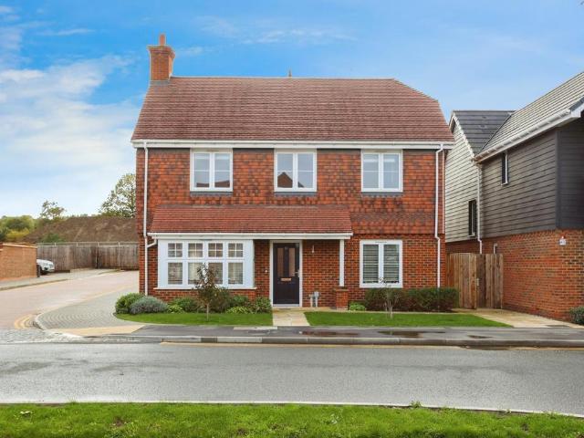 House for sale in Sandown Park, Kent