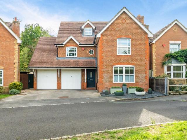 House for sale in Arborfield and Newland, Arborfield Green
