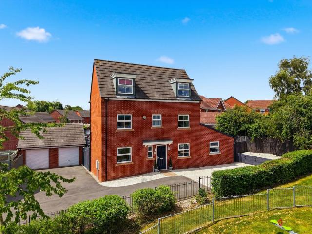 House for sale in Elmton, East Midlands