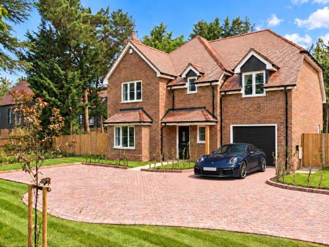 House for sale in North Warnborough, Hart