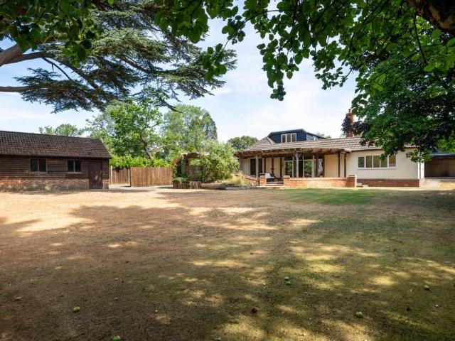 House for sale in Pouchen End, Hertfordshire