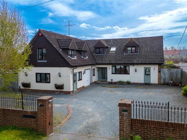 House for sale in Theale, West Berkshire