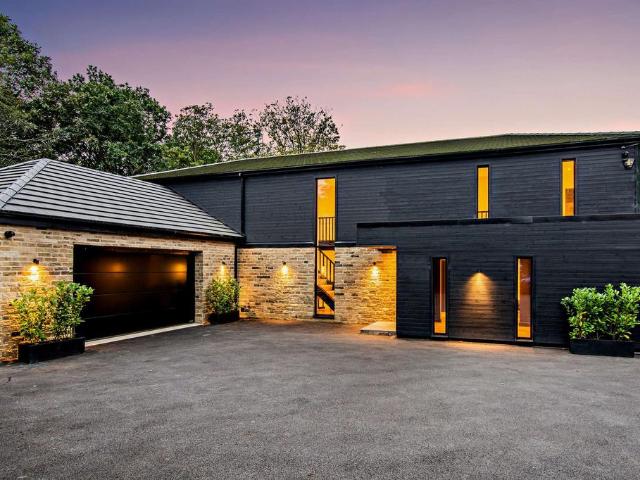 House for sale in Lascelles Hall, Kirkburton