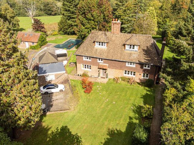 House for sale in Perryfields, West Sussex