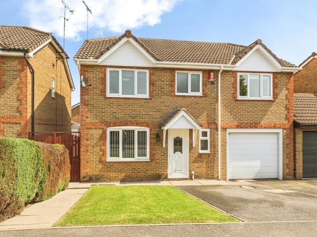 House for sale in Wrenthorpe, West Yorkshire